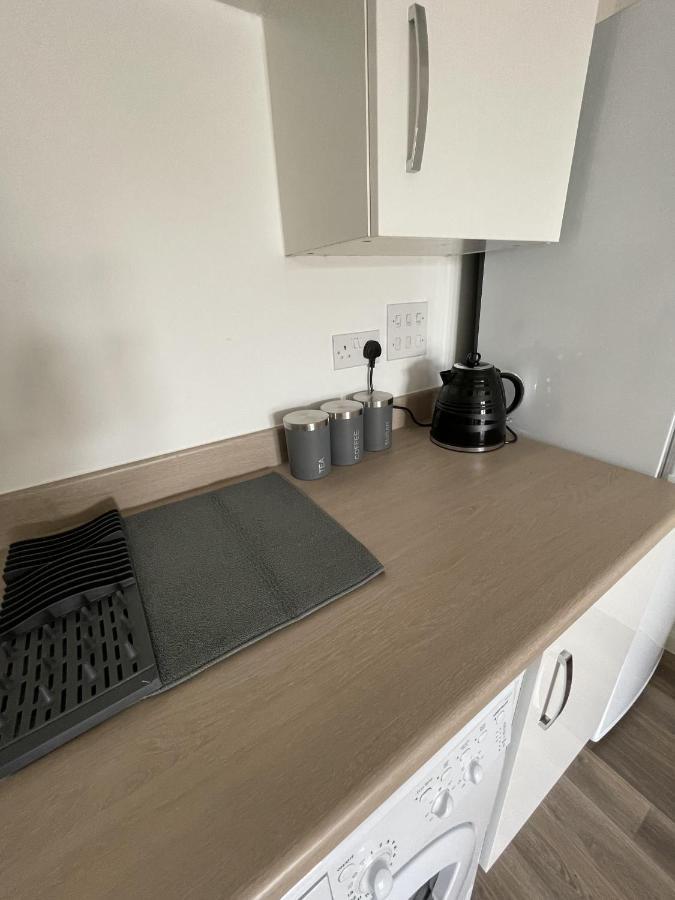Modern 2-Bed Apartment In The Heart Of Salford Quays Экстерьер фото